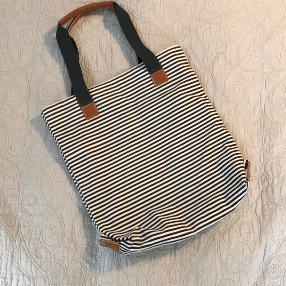 NWOT Large canvas tote.